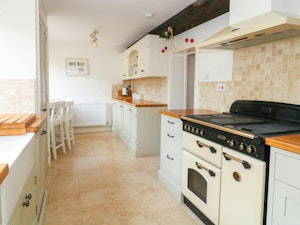 Summertime in Somerset image 7