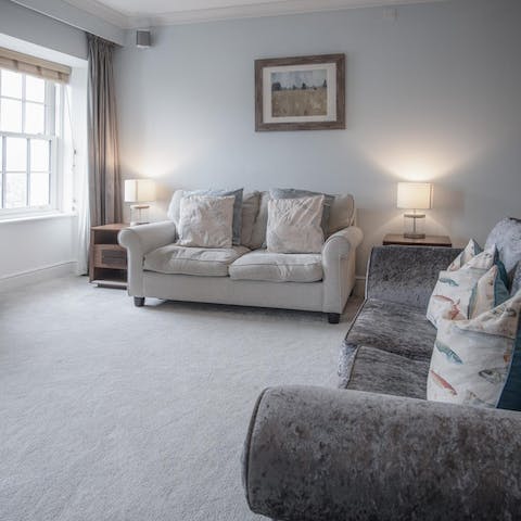 Lounge about on the comfy sofas and enjoy relaxed evenings with your loved ones