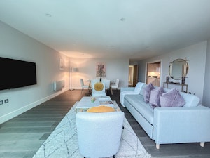 The Thames View image 14