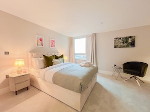 The Thames View image 8