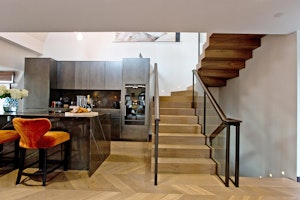Square Peg image 10