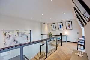 Square Peg image 9