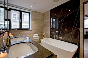 Square Peg image 8
