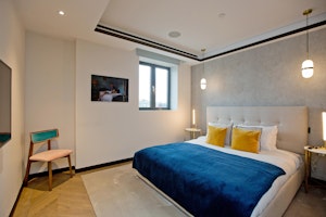 Square Peg image 6