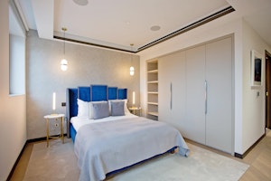 Square Peg image 3