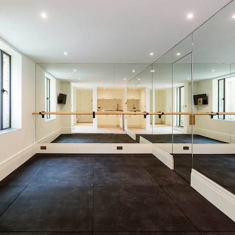 Squeeze in a workout in the home's very own mirrored studio