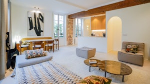 Parisian Place image 9