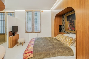 Parisian Place image 7