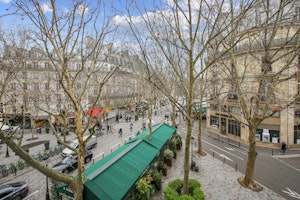 Parisian Place image 6