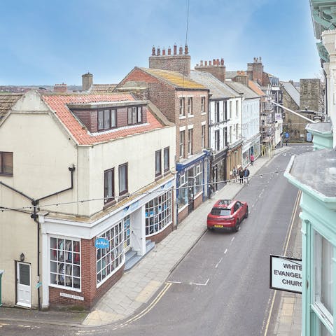 Stay in the heart of Whitby, close to pubs, restaurants and charming local shops
