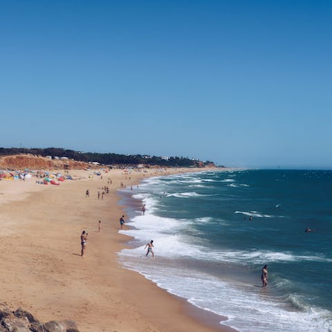 Stay in Vilamoura in the heart of the Algarve, just a ten-minute drive from the beach