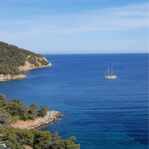 Explore Kefalonia's southern coastline – Skala is a short drive away