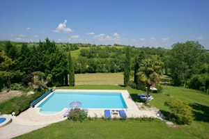 Chateau Chic image 13
