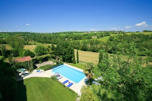 Chateau Chic image 9