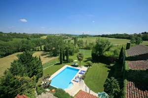 Chateau Chic image 8