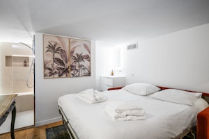 Cannes Charm image 11