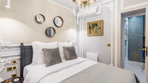 Parisian Treasure Trove image 6