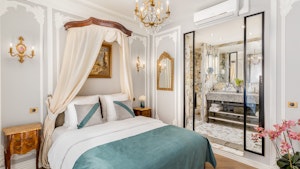 Parisian Treasure Trove image 5
