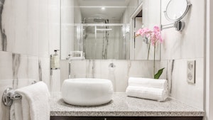 French & Chic image 14