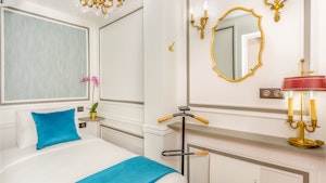 French & Chic image 12