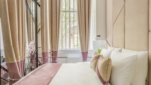 French & Chic image 10
