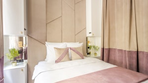 French & Chic image 6
