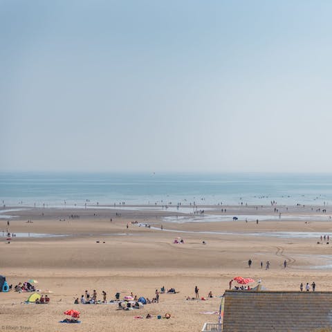 Spend long lazy days on the beach at Camber Sands – right on your doorstep