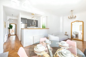 Parisian Ease image 14