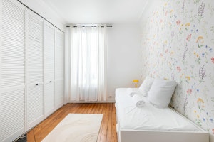 Parisian Ease image 9