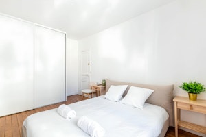 Parisian Ease image 7