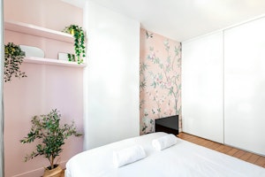 Parisian Ease image 6