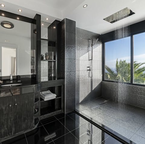 Refresh yourself before dinner in the rainfall shower