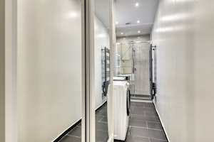 Marais Modern image 7