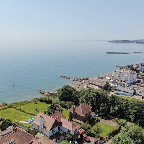Stay less than a five-minute walk from Sidmouth’s Victorian promenade