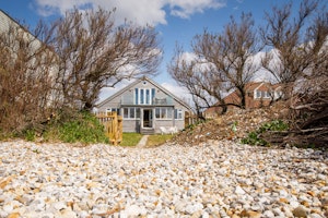 Pebbles & Wood image 14