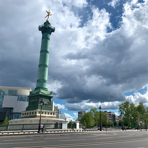 Drink in the revolutionary history of Bastille – you'll be in the heart of the district