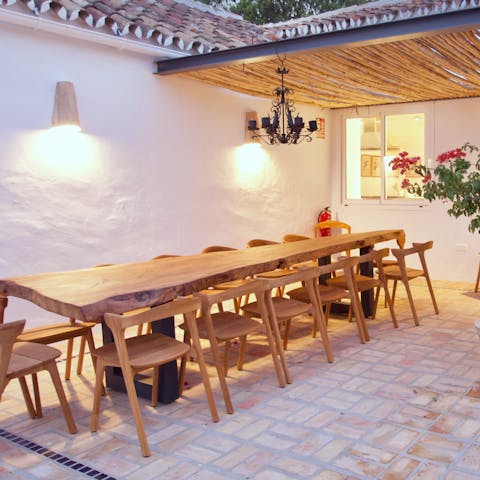 Organise delicious alfresco feasts in the outdoor dining area 