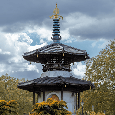 Walk fifteen minutes to Battersea Park to rent summer boats