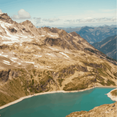 Stay in Courchevel, the Alpine mecca for hiking, cycling and swimming in summer
