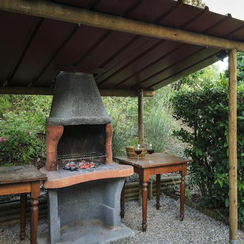 Recreate some local delicacies in the outdoor kitchen
