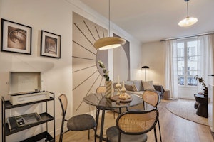 A Parisian Pause image 7