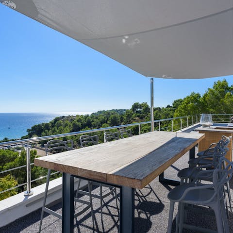 Gaze at the sea during breakfast
