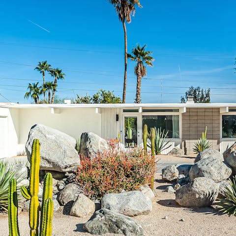 Experience the mid-century architecture that Palm Springs is famous for