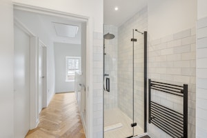 Metropolitan Midnights image 14
