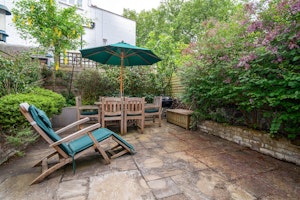Riverwalk Garden image 5