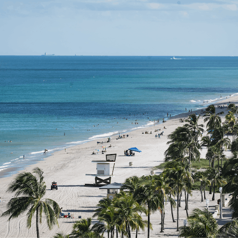 Stay in Hollywood, Florida – just an eight-minute drive away from Hollywood Beach 