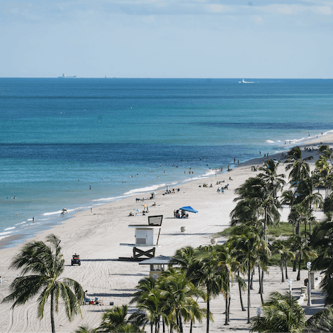 Stay in Hollywood, Florida – just an eight-minute drive away from Hollywood Beach