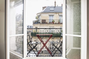 Corner Metropolis image 2