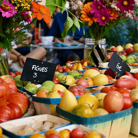 Drive to Luberon's biggest Saturday market in Apt, fifteen kilometres away