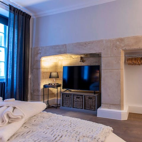 Original Bath stone lends to the apartment's historic charm